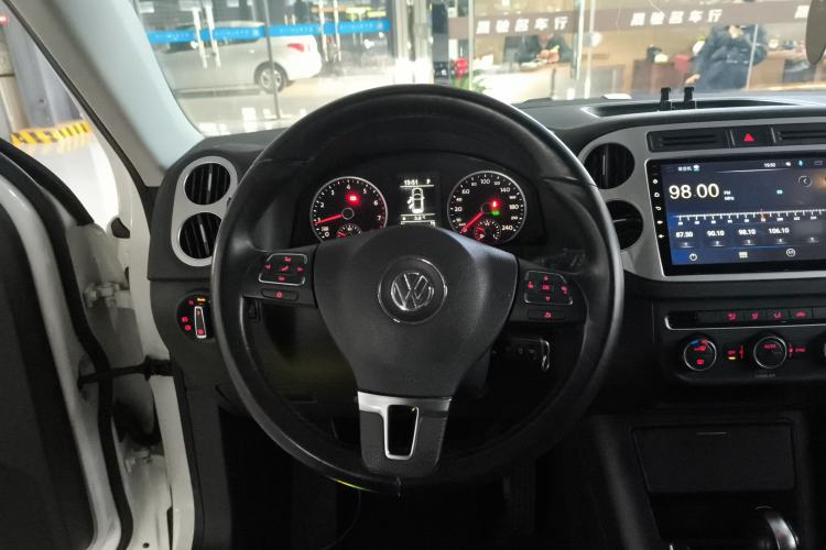 Used Volkswagen Tiguan 2017 300TSI Automatic Two-Wheel Drive Silk Road Comfort Edition
