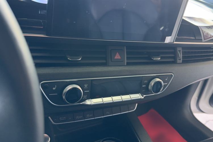 Used Audi A4L 2023 40 TFSI Luxury Dynamic Model
