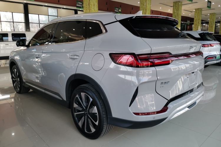 Used BYD Song PLUS New Energy 2025 EV 520km Luxury Version
