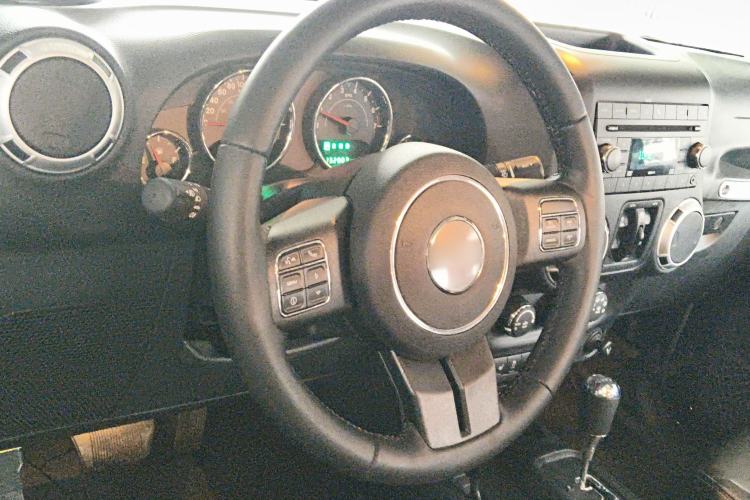 Used  Wrangler 2015 3.0L Sahara Four-Door Comfort Edition