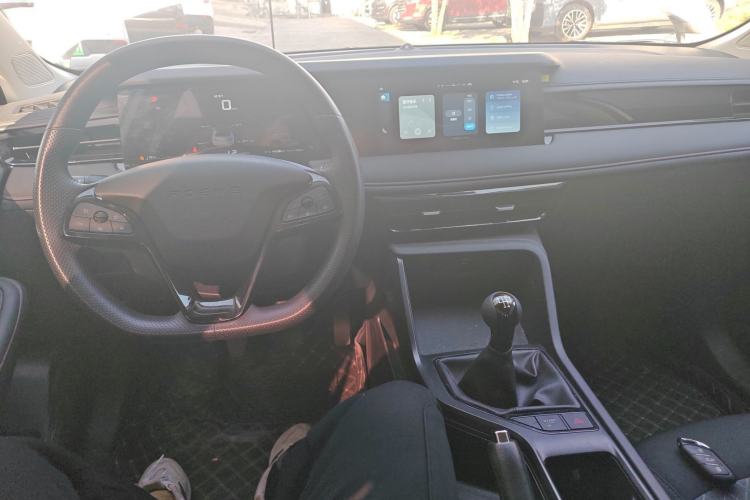 Used Roewe i5 2023 1.5L Manual Comfort Edition
