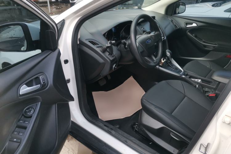 Used Ford Focus 2017 Hatchback 1.6L Automatic Comfort Plus SmartDrive Edition
