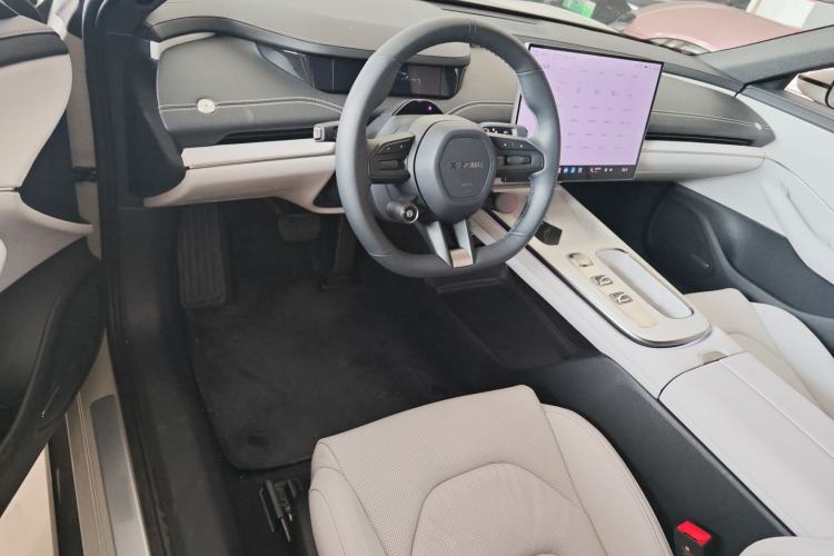 Used  SU7 2024 Rear-Drive Long-Range Intelligent Driving Version
