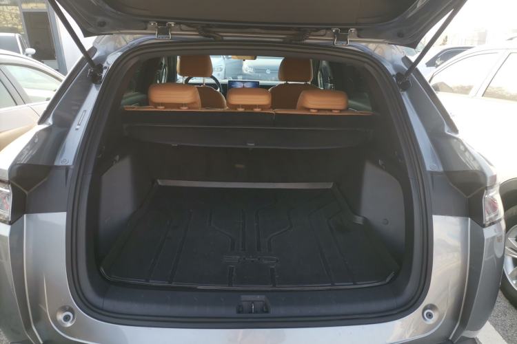 Used BYD Song L DM-i 2024 112 km Leading Edition