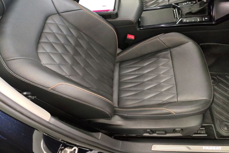 Used Volkswagen Passat 2019 380TSI Luxury Edition China VI Standard
