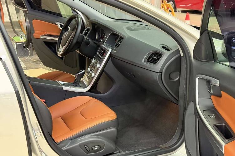 Used Volvo S60 2018 S60L T3 Smart Upgrade Edition
