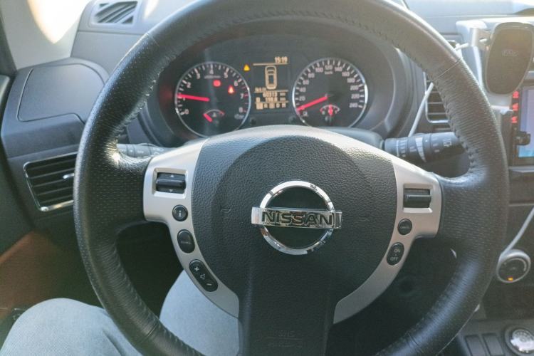 Used Dongfeng Fengdu MX6 2016 2.0L CVT Two-Wheel Drive Excellence Edition