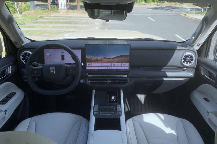 Used Tank 300 New Energy 2025 Hi4-T
