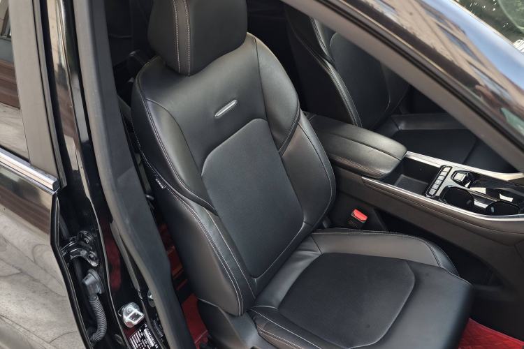 Used SAIC MAXUS EUNIQ 5 2022 Luxury Edition Six Seats
