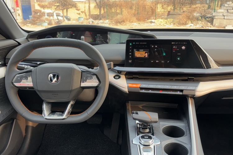 Used Changan UNI-V iDD 2024 Blue Whale Smart Electric iDD 136km Luxury Model