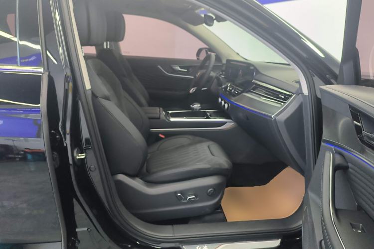 Used Hongqi HS5 2023 2.0T Qixiang Pro Edition
