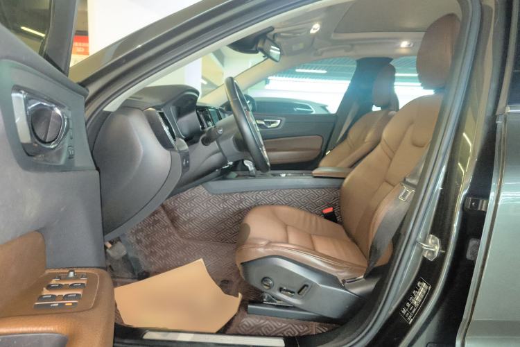 Used Volvo XC60 2021 T5 4x4 Smart Luxury Edition