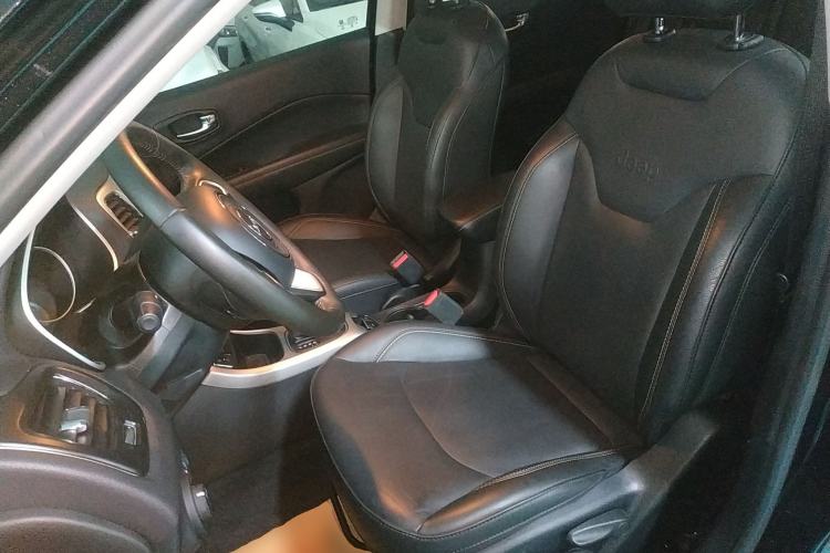 Used  Compass 2017 200T Automatic Family Edition
