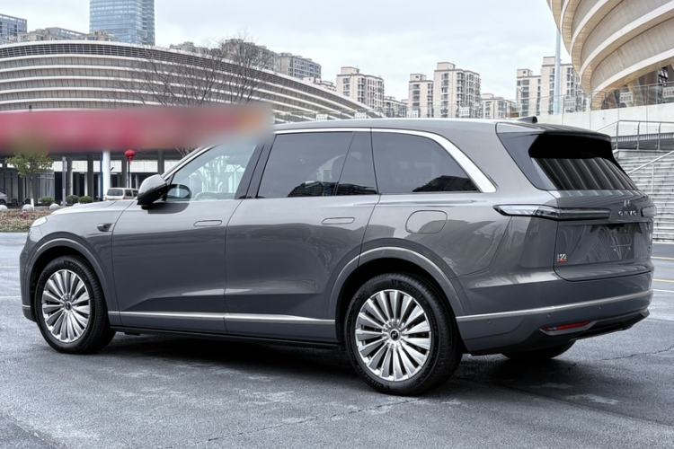 Used ONVO Luxeed L90 2025 Model—Ultra Six-Seater Version
