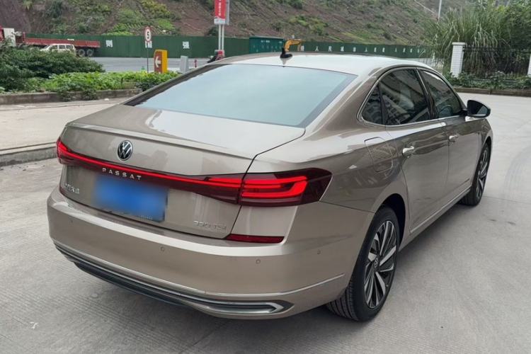 Used Volkswagen Passat 2022 330TSI Starry Luxury Edition
