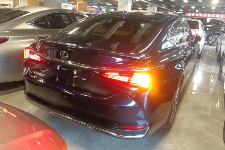 Used Lexus ES 2021 200 Excellence Edition