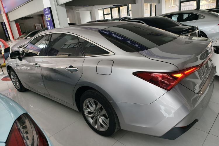 Used Toyota Avalon 2019 Dual-Engine 2.5L Luxury Edition China VI Standard
