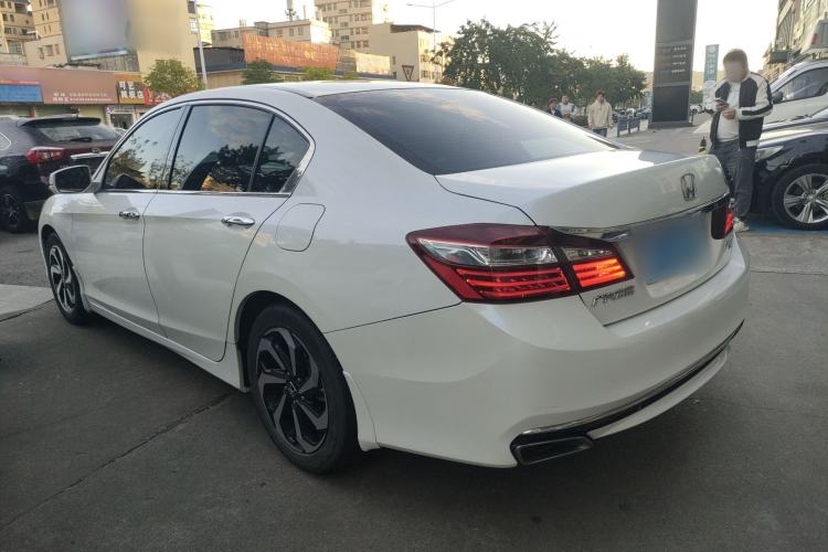 Used Honda Accord 2016 2.4L Luxury Edition
