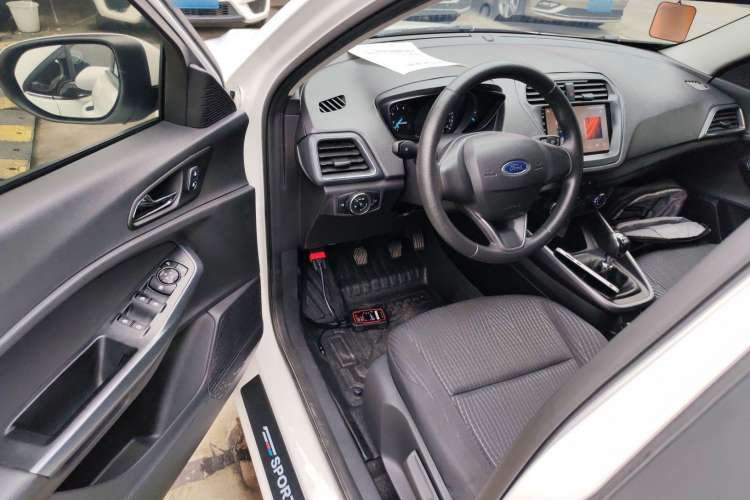 Used Ford Escort 2019 Revised Version 1.5L Manual "Quality Enjoyment" Trim (Tire Pressure Monitoring) China VI Standard
