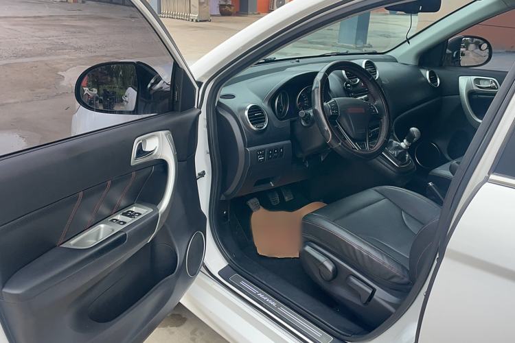 Used Haval H6 2014 Upgraded Model 1.5T Manual Two-Wheel Drive Elite Version
