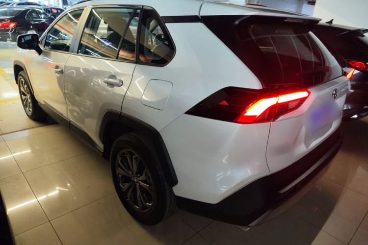 Used Toyota RAV4 2023 2.0L CVT Two-Wheel Drive Fashion Plus Edition
