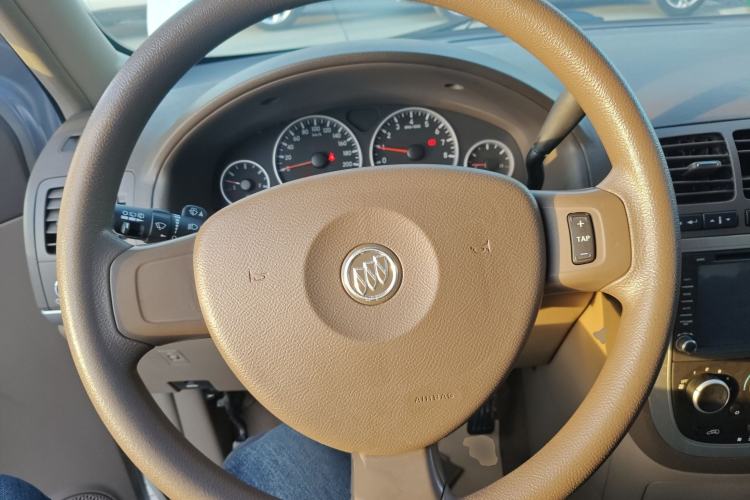 Used Buick GL8 2014 2.4L Classic Edition
