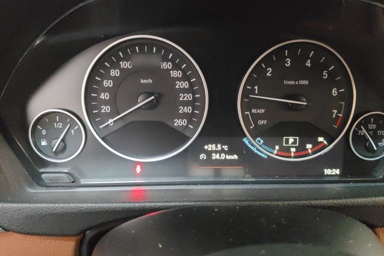 Used BMW 3 Series 2014 320Li Luxury Design Package
