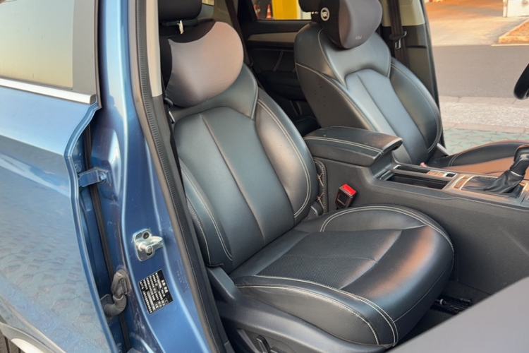 Used Roewe RX5 2016 20T Two-Wheel Drive Automatic Internet Smart Edition
