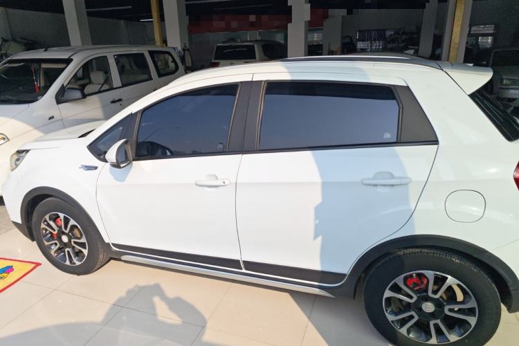 Used Geely Auto Vision X3 2017 1.5L Automatic Prestige Model
