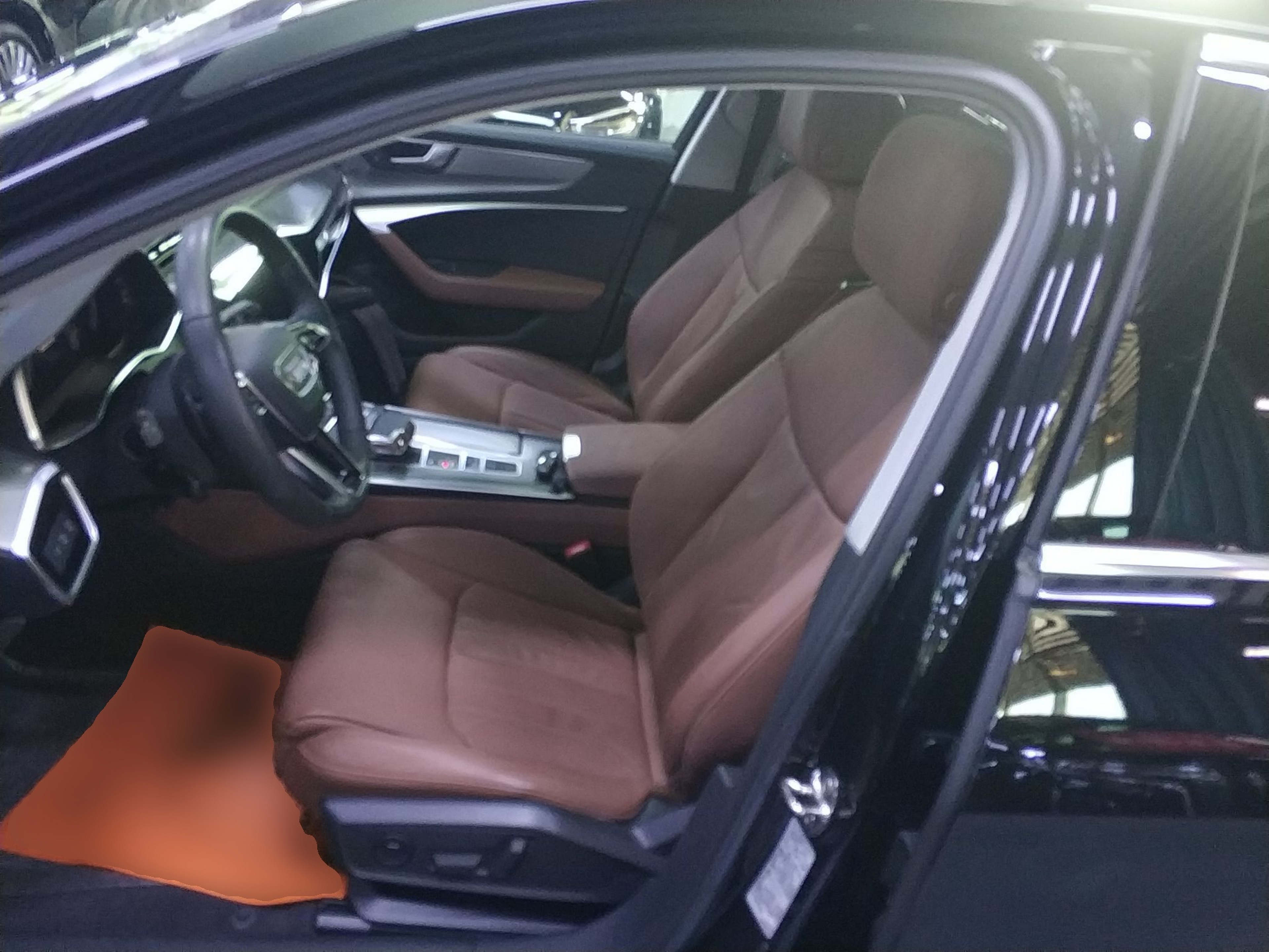 Переднее сиденье в автомобиле