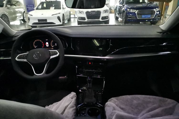 Used Volkswagen Passat 2025 Outstanding Model 330TSI Elite Edition
