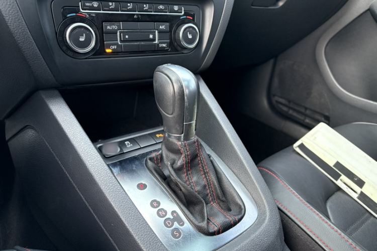 Used Volkswagen Sagitar 2013 2.0 TSI GLI
