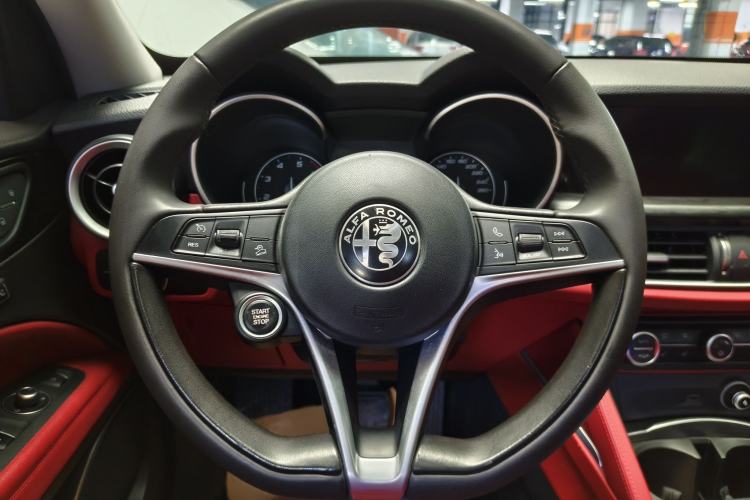 Used Alfa Romeo Stelvio 2017 2.0T 200HP Elite Edition