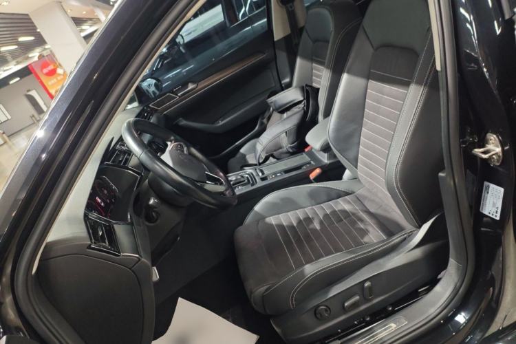 Used Volkswagen Magotan 2020 330TSI DSG Leading Model
