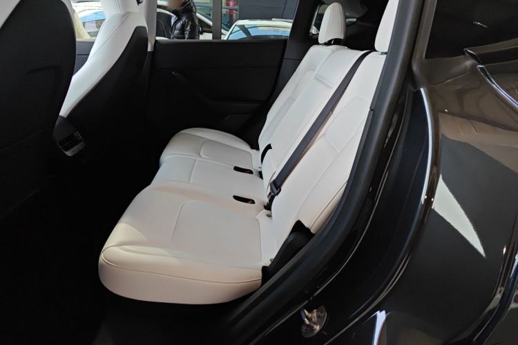 Used Tesla Model Y 2024 Long-Range All-Wheel-Drive Version
