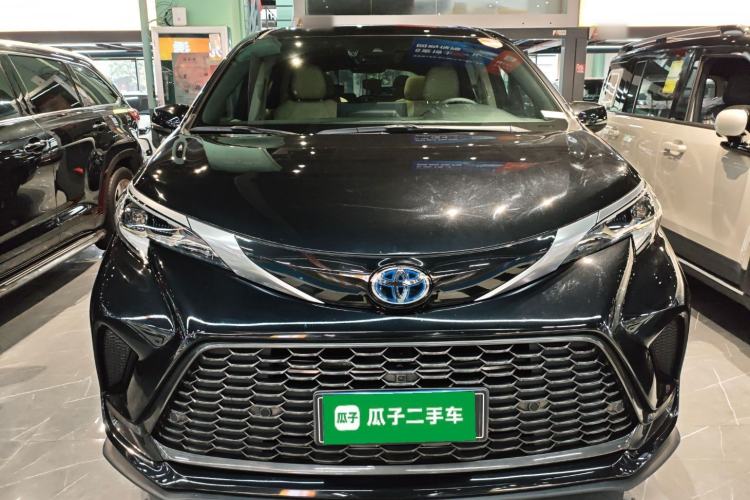 Used Toyota Granvia 2022 2.5L Hybrid Premium Edition