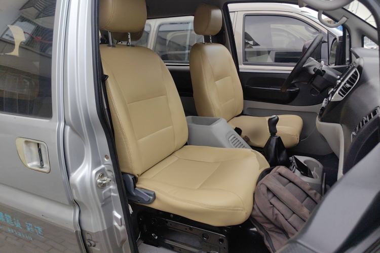 Used FORTHING Lingzhi 2015 V3 1.5L 7-Seater Luxury Model
