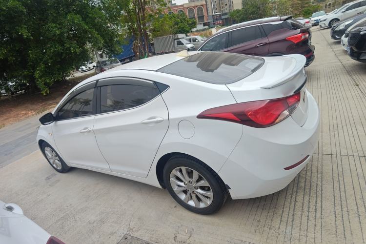 Used Hyundai Elantra 2016 1.6L Automatic Smart Version
