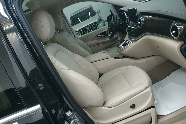 Used Mercedes-Benz V-Class 2017 V 260 L Prestige Extended Edition