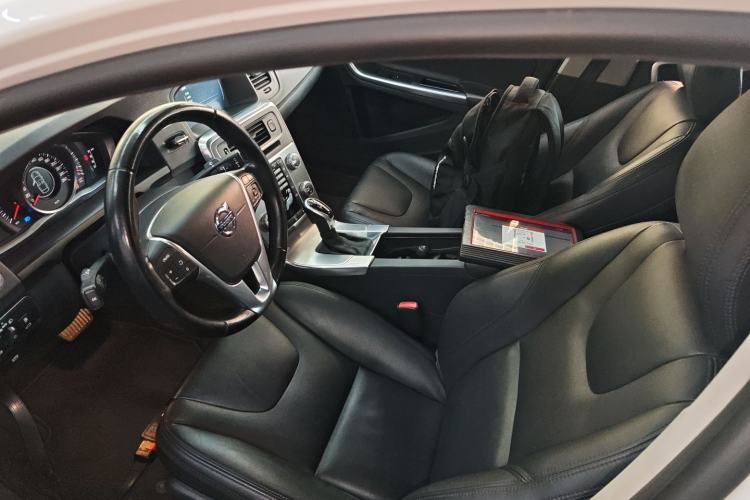 Used Volvo S60 2015 S60L 2.0T Zhiyuan Edition