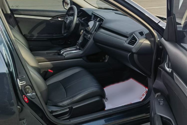 Used Honda Civic 2016 180TURBO CVT Comfort Version
