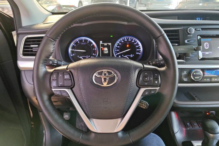 Used Toyota Highlander 2018 2.0T Four-Wheel Drive Luxury Version 7 Seats China VI Standard
