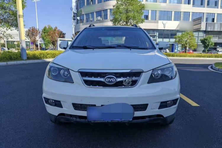 Used BYD S6 2014 2.0L Manual Luxury 5-Seater