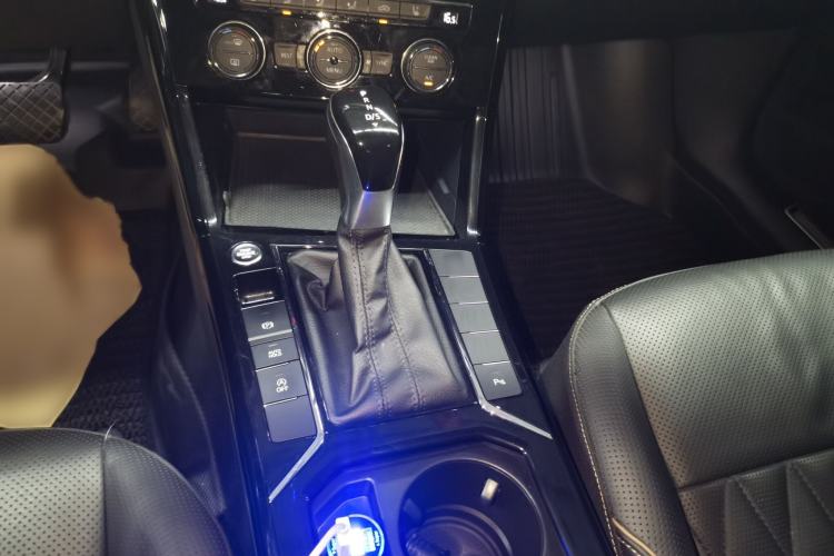 Used Volkswagen Passat 2019 380TSI Luxury Edition China VI Standard
