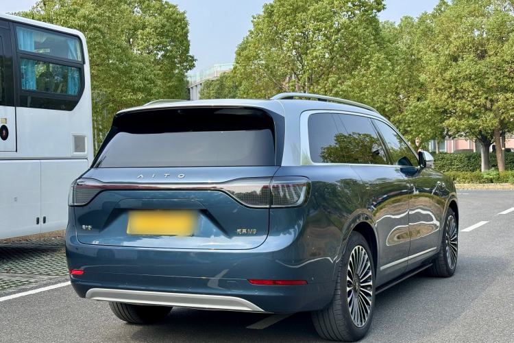 Used Hima AITO M9 2024 Range-Extended Ultra Version 52 kWh 5-Seater Model
