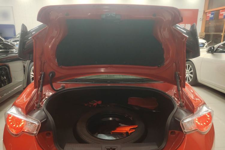 Used Toyota 86 2013 2.0L Automatic Luxury Version
