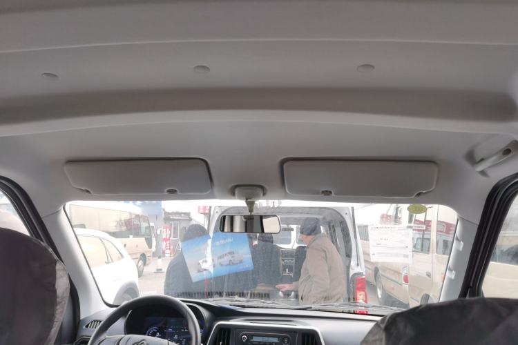 Used Chana Ruixing EM80 2025 Passenger Version Comfort Model 6 Seats 260 km Range Liftback Door 60 kW
