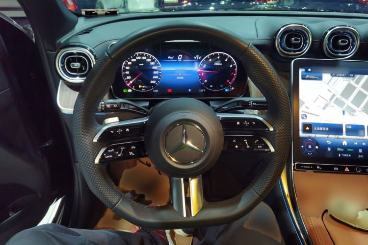 Used Mercedes-Benz GLC 2024 Refreshed GLC 300 L 4MATIC Dynamic Version 5 Seats
