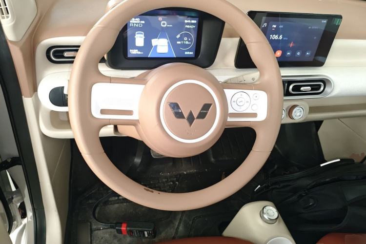 Used Wuling Hongguang MINIEV 2024 3rd Generation 215km Advanced Version
