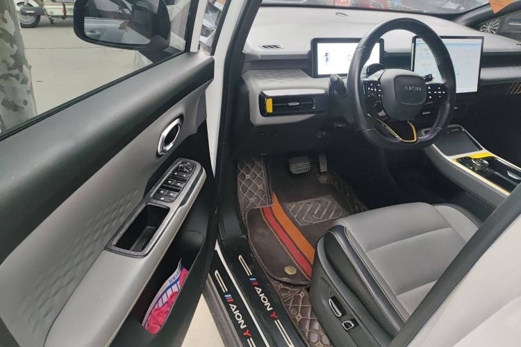 Used AION Y 2022 70 Tech Edition Lithium Iron Phosphate
